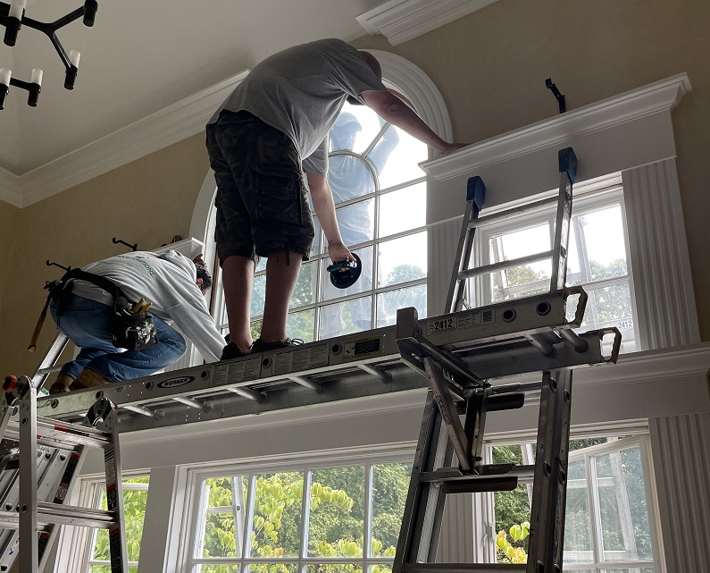 The custom window is installed 